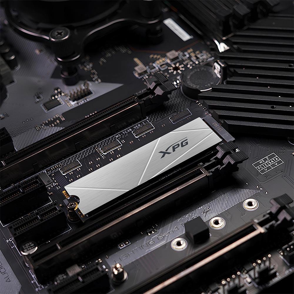 ADATA | AGAMMIXS60-2T-CS | ADATA XPG SSD GAMMIX S60 PCIe Gen4 x4 -